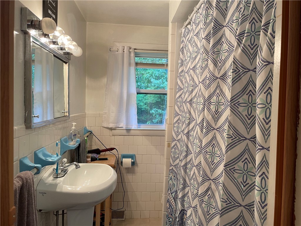 1565 Victory Highway Coventry, RI 02816 - Photo 12 of 21 Unit 1-Bath