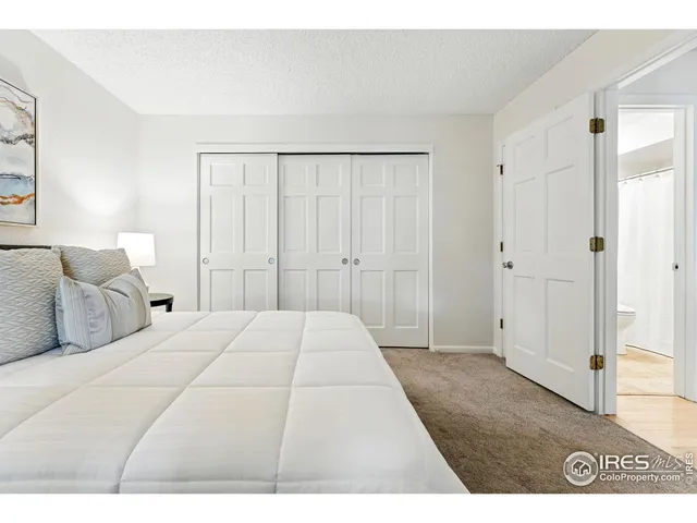 a view of a tennis court