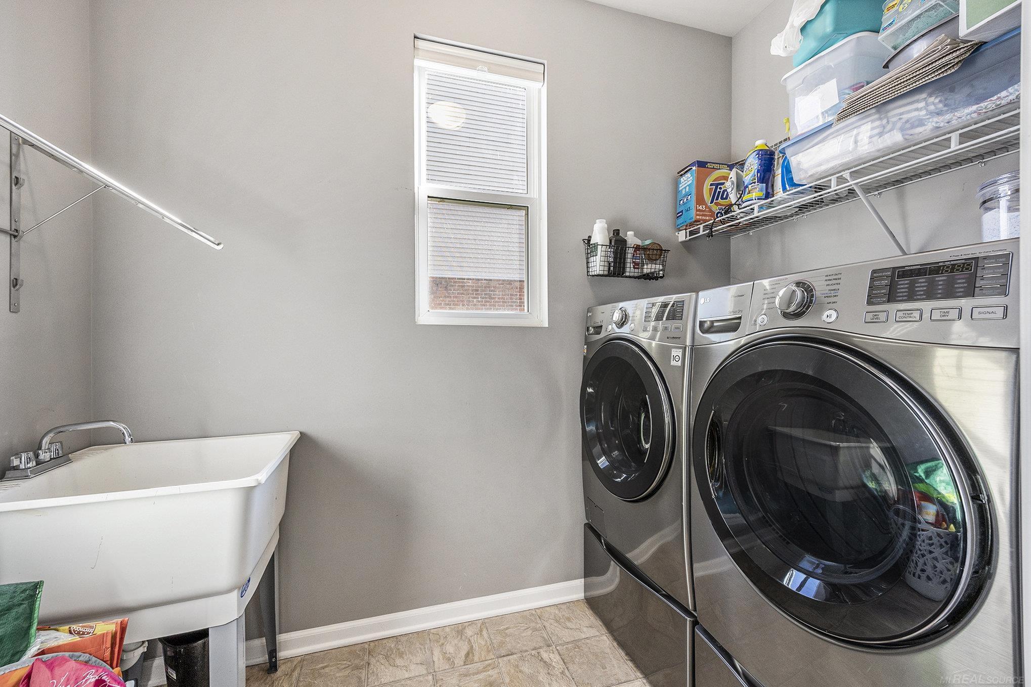 15768 Regent Street Macomb, MI 48044 - Photo 27 of 37 private laundry room