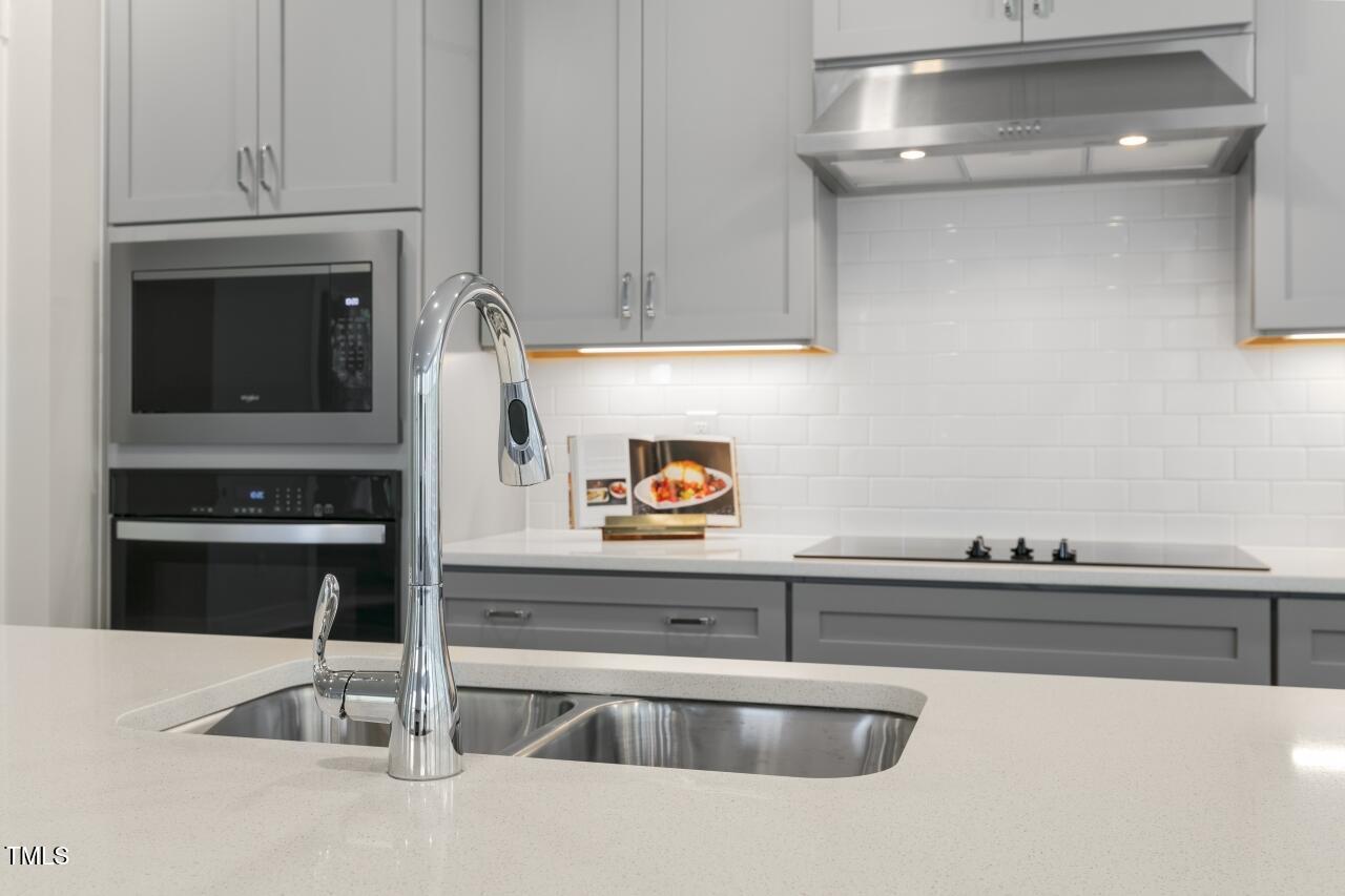 11549 Helmond Way, Unit 114 Raleigh, NC 27617 - Photo 13 of 40 Kitchen