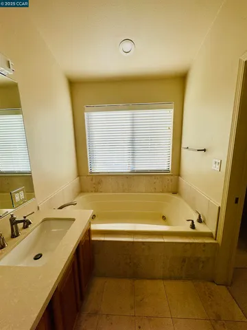 $4,200 | 87 Starview Drive, Oakland, CA 94618