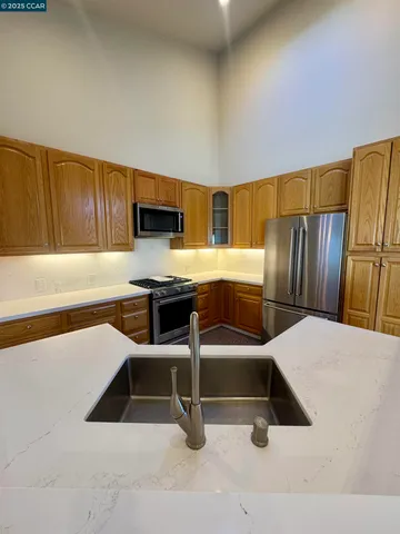 $4,200 | 87 Starview Drive, Oakland, CA 94618