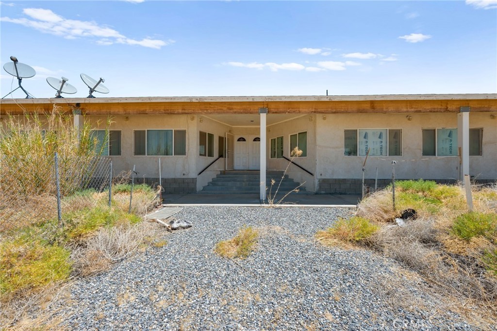 36990 Cambria Road Lucerne Valley, CA 92356 - Photo 13 of 47