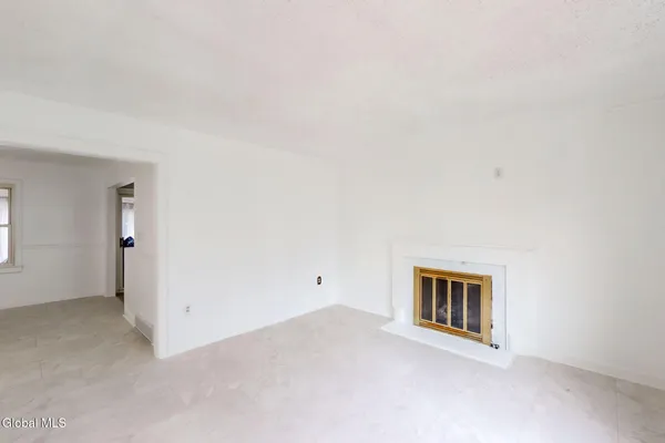 $3,000 | 11 Rapple Drive, Colonie, NY 12205