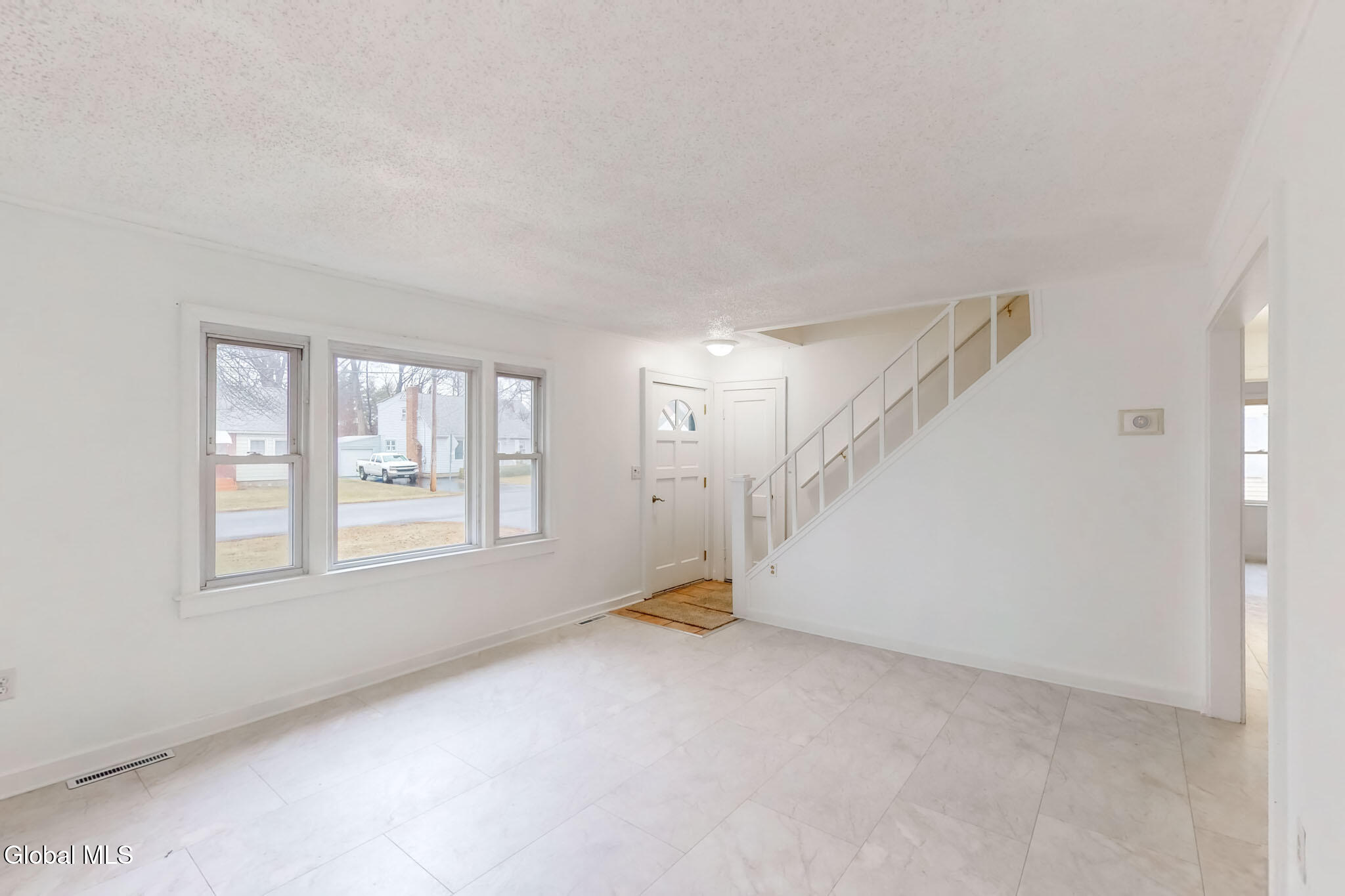 11 Rapple Drive Colonie, NY 12205 - Photo 5 of 15 11 rapple 9