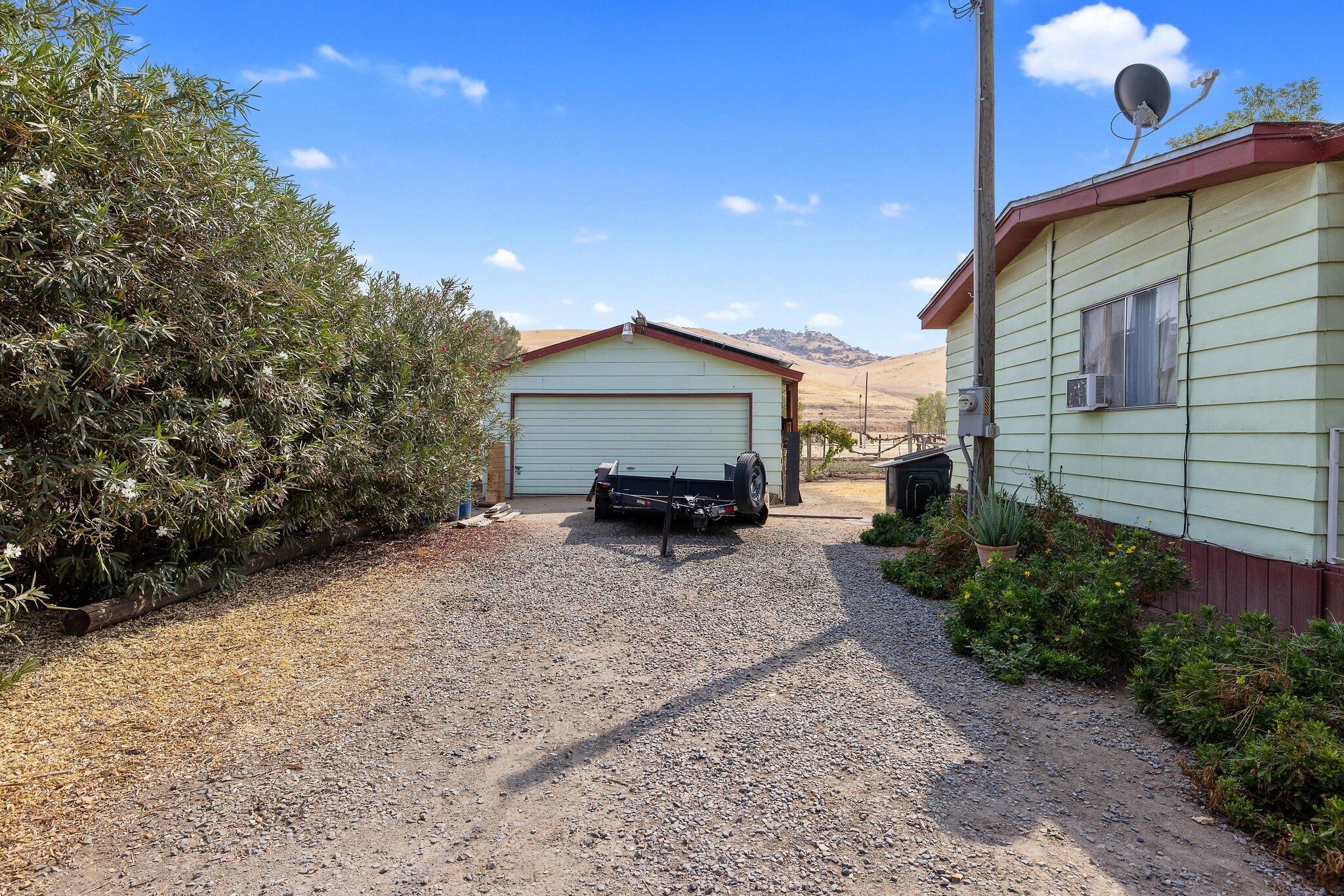 646 South Spruce Road Exeter, CA 93221 - Photo 47 of 67 28-web-or-mls-713A8402