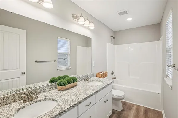 $379,900 | 1004 Northwest High View Drive, Grain Valley, MO 64029