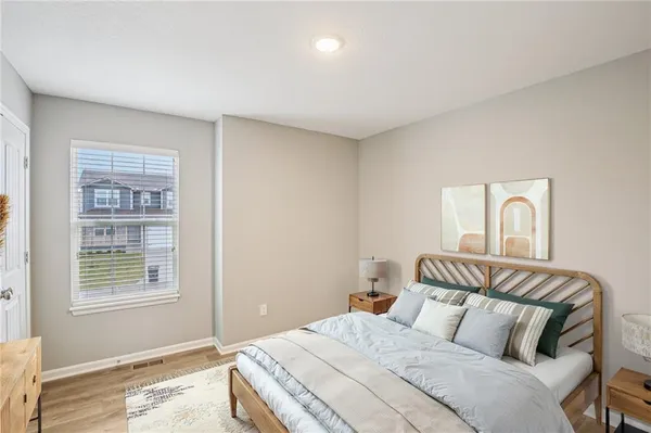 $379,900 | 1004 Northwest High View Drive, Grain Valley, MO 64029