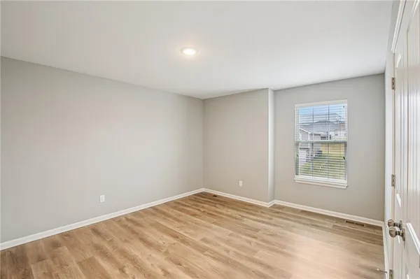 $379,900 | 1004 Northwest High View Drive, Grain Valley, MO 64029