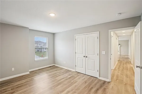$379,900 | 1004 Northwest High View Drive, Grain Valley, MO 64029