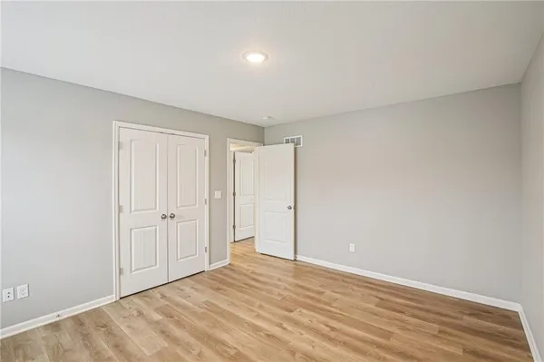 $379,900 | 1004 Northwest High View Drive, Grain Valley, MO 64029