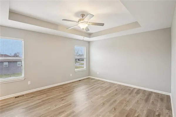 $379,900 | 1004 Northwest High View Drive, Grain Valley, MO 64029