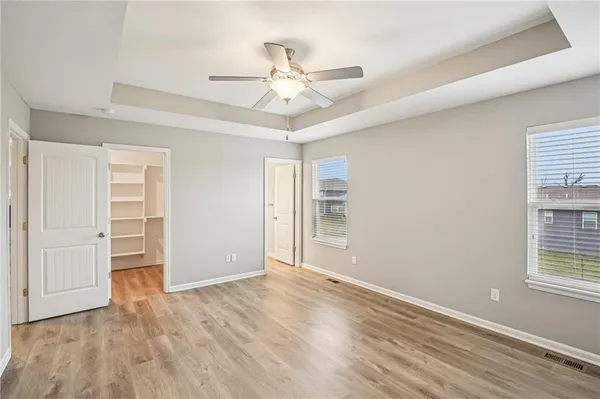 $379,900 | 1004 Northwest High View Drive, Grain Valley, MO 64029