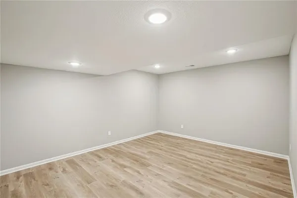 $379,900 | 1004 Northwest High View Drive, Grain Valley, MO 64029