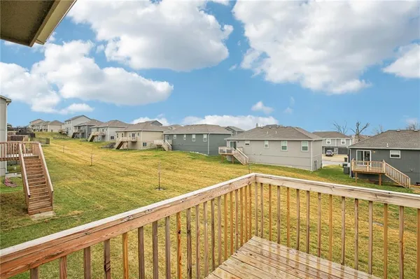 $379,900 | 1004 Northwest High View Drive, Grain Valley, MO 64029