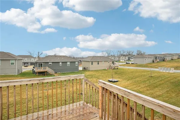 $379,900 | 1004 Northwest High View Drive, Grain Valley, MO 64029