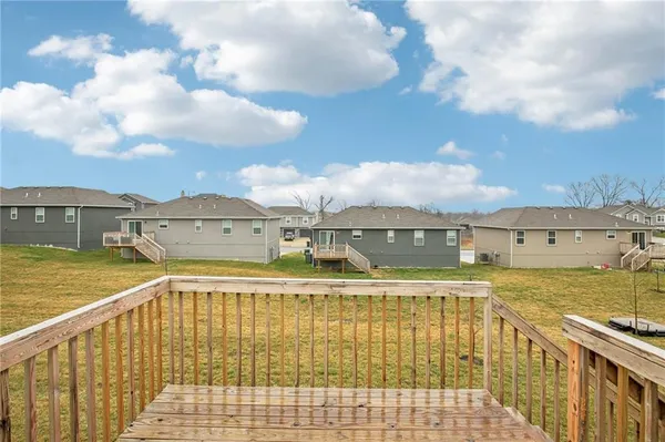 $379,900 | 1004 Northwest High View Drive, Grain Valley, MO 64029