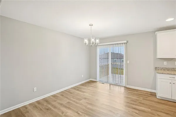 $379,900 | 1004 Northwest High View Drive, Grain Valley, MO 64029
