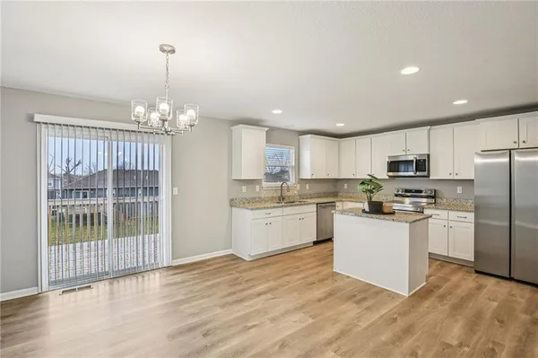 $379,900 | 1004 Northwest High View Drive, Grain Valley, MO 64029