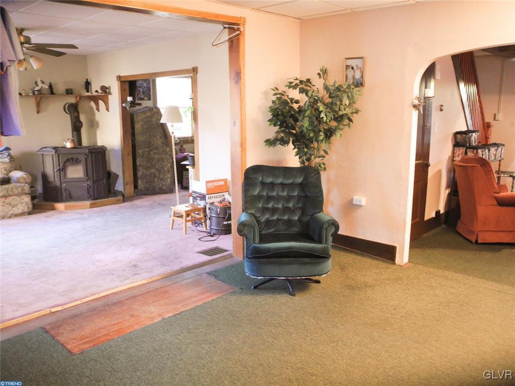 101 East Ruddle Street Coaldale, PA 18218 - Photo 3 of 22 a living room with furniture and a potted plant
