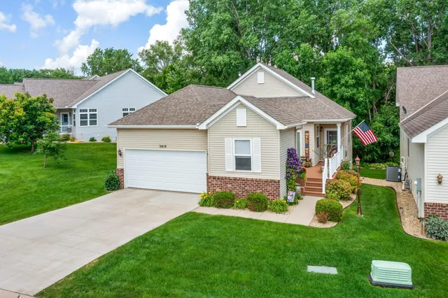 $425,000 | 3819 Meadowview Way, St. Bonifacius, MN 55375