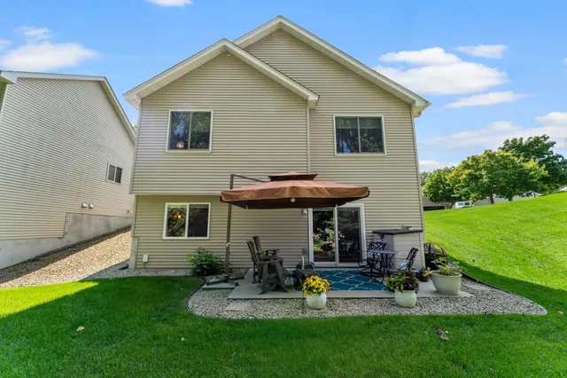 $425,000 | 3819 Meadowview Way, St. Bonifacius, MN 55375