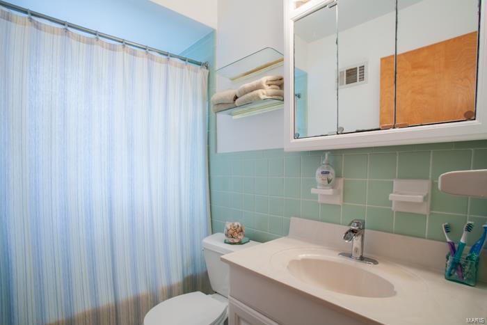 9246 Litzsinger Road St. Louis, MO 63144 - Photo 8 of 16 Gallery Image 8