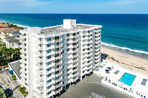 a view of building with yard