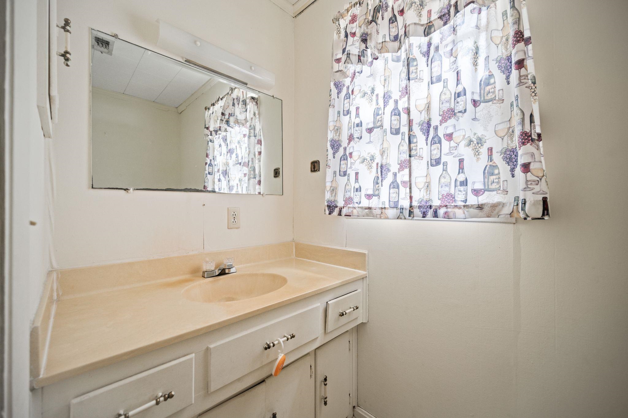 308 South Presley Street Atmore, AL 36502 - Photo 21 of 27 Bathroom