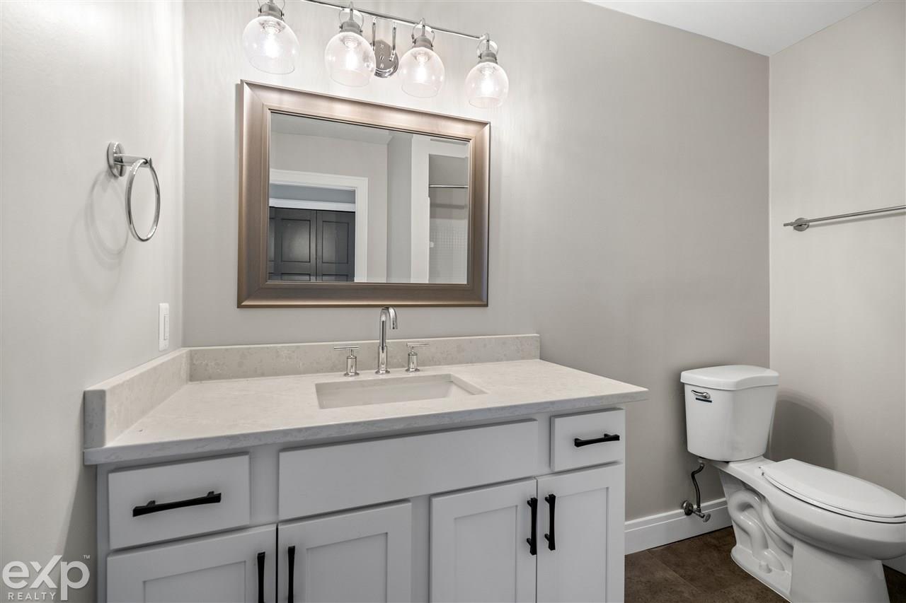 29181 Hayes Road Warren, MI 48088 - Photo 15 of 27 50035187-14.JPG