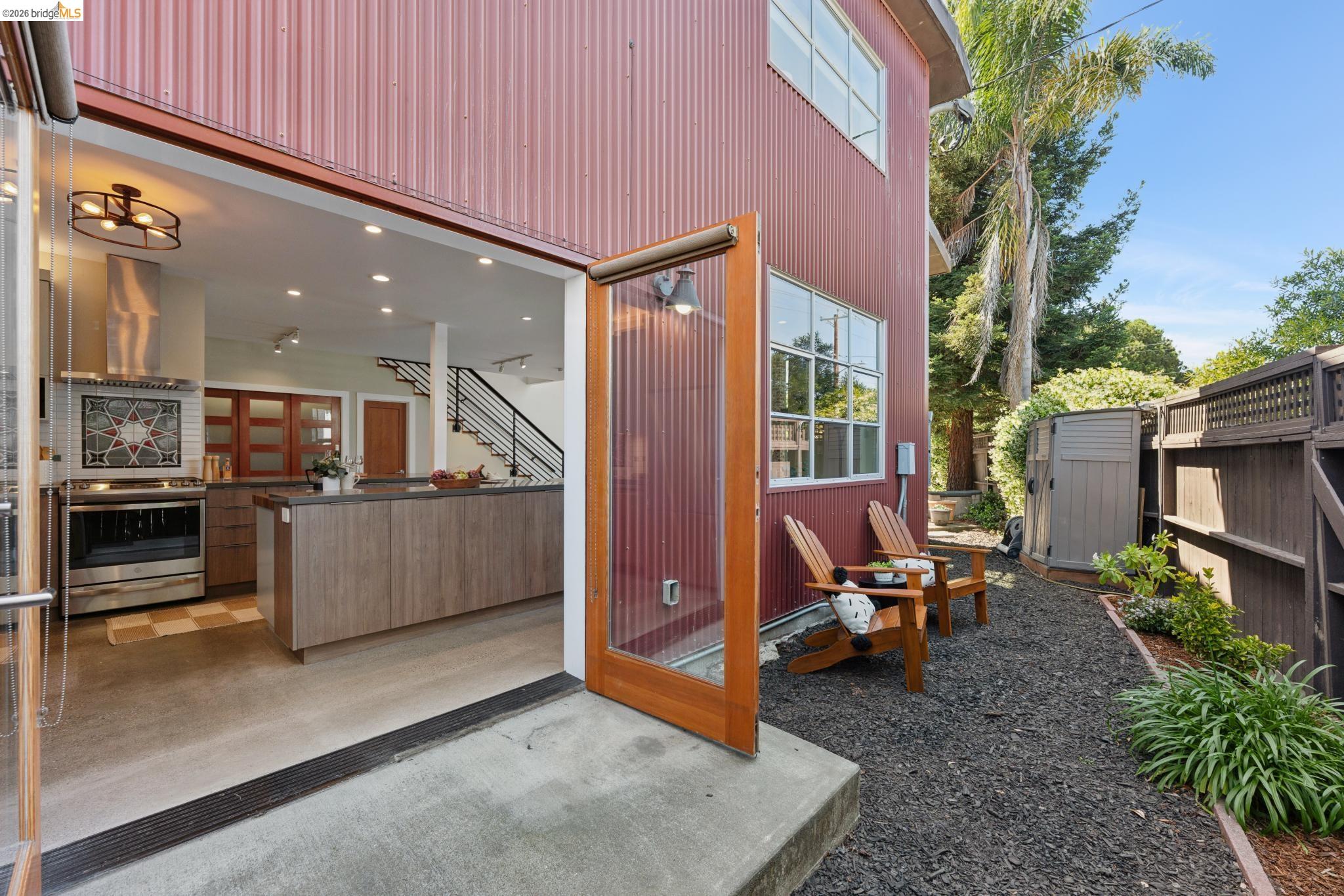 829 21st Street, Unit 1 Oakland, CA 94607 - Photo 46 of 46 a view of a lobby with furniture and a potted plant