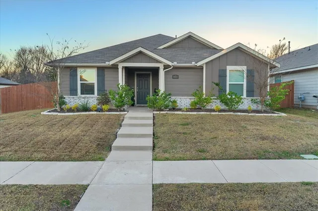 $290,000 | 2805 Hudson Drive, Crandall, TX 75114