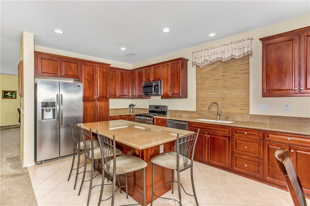 31064 Quarry Street Mentone, CA 92359 - Photo 12 of 36 Kitchen