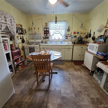 $189,000 | 16073 South Us Highway, San Benito, TX 78586