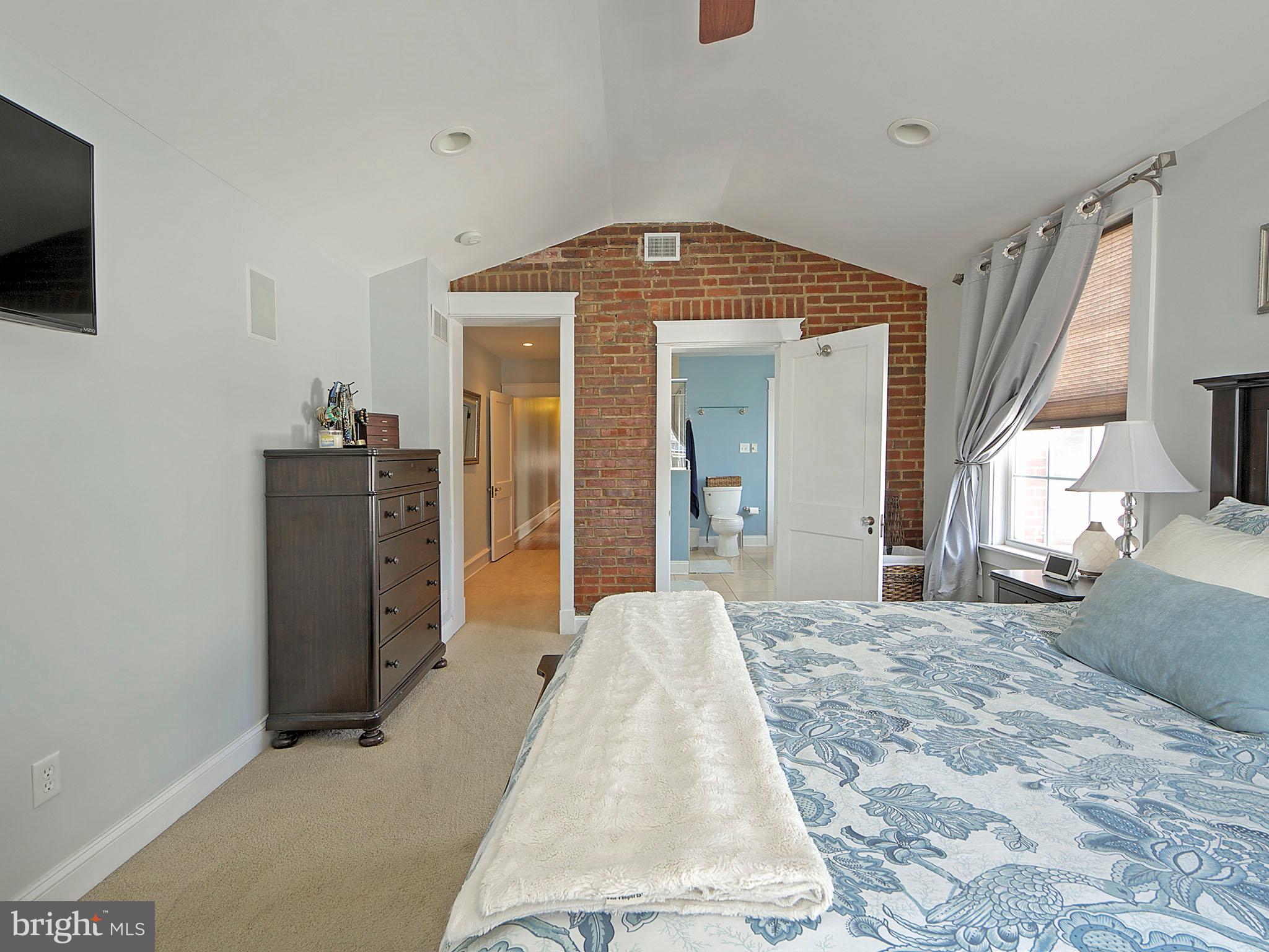 1406 Hamilton Street Wilmington, DE 19806 - Photo 15 of 25 Master bedroom