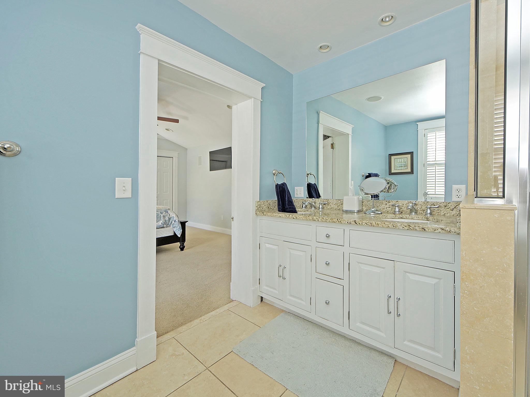1406 Hamilton Street Wilmington, DE 19806 - Photo 18 of 25 Master bathroom