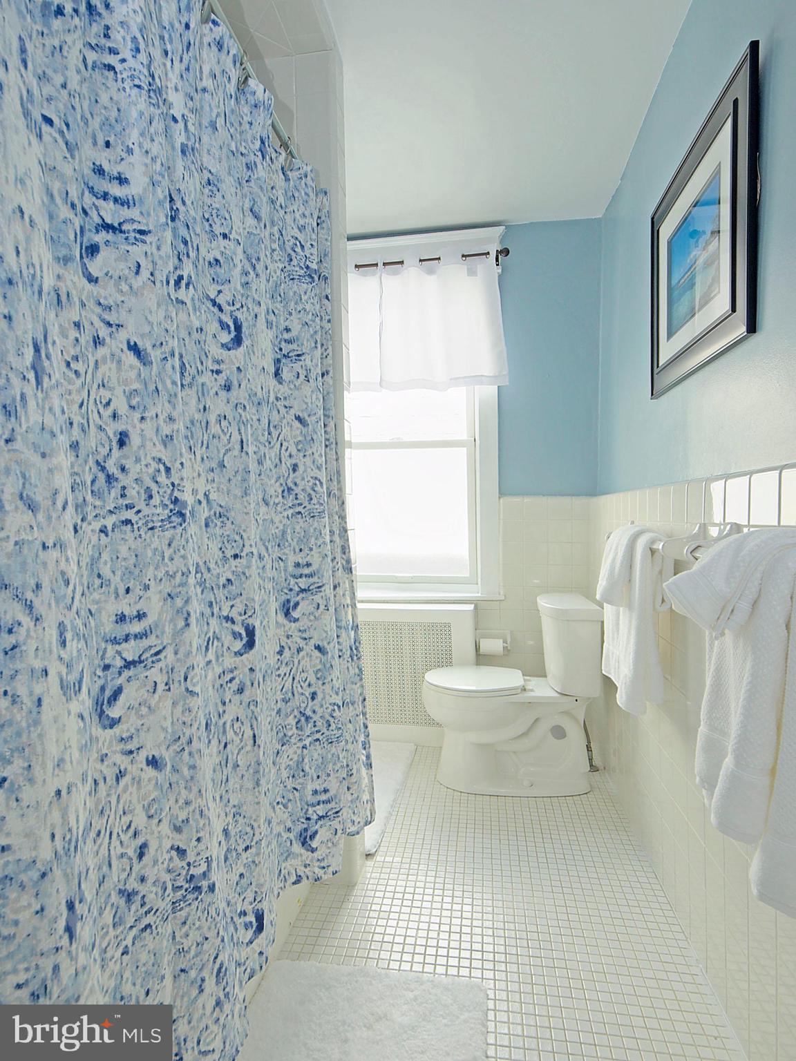 1406 Hamilton Street Wilmington, DE 19806 - Photo 22 of 25 Hall bath