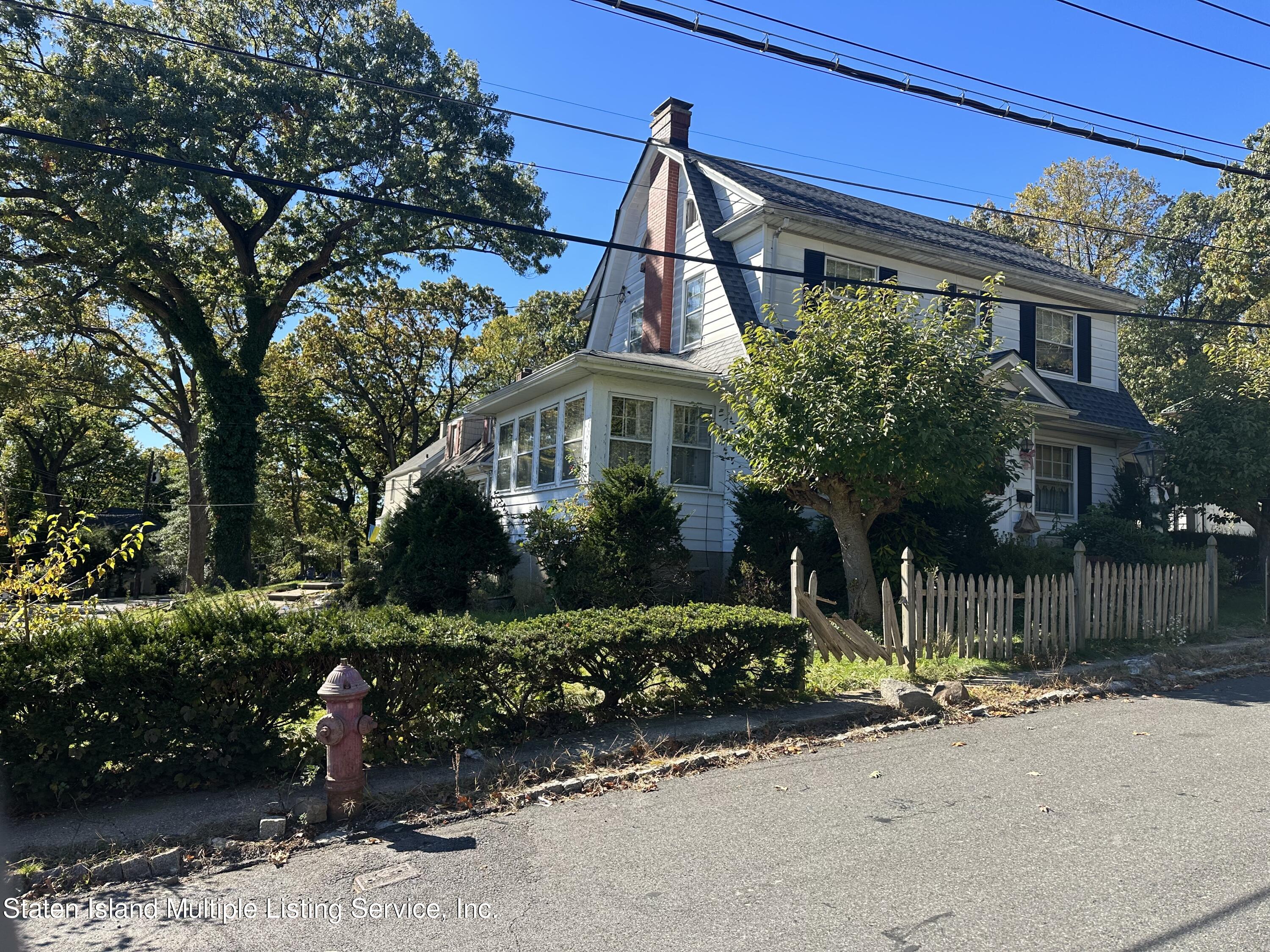 72 Campus Road Staten Island, NY 10301 - Photo 1 of 16 IMG_9593