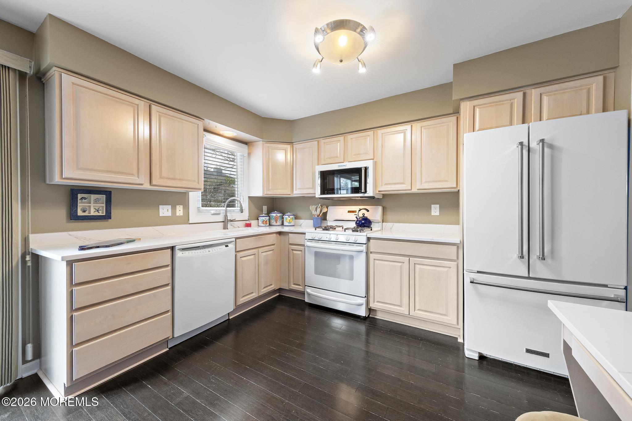 1 Portland Road, Unit 7 Highlands, NJ 07732 - Photo 20 of 47 Kitchen