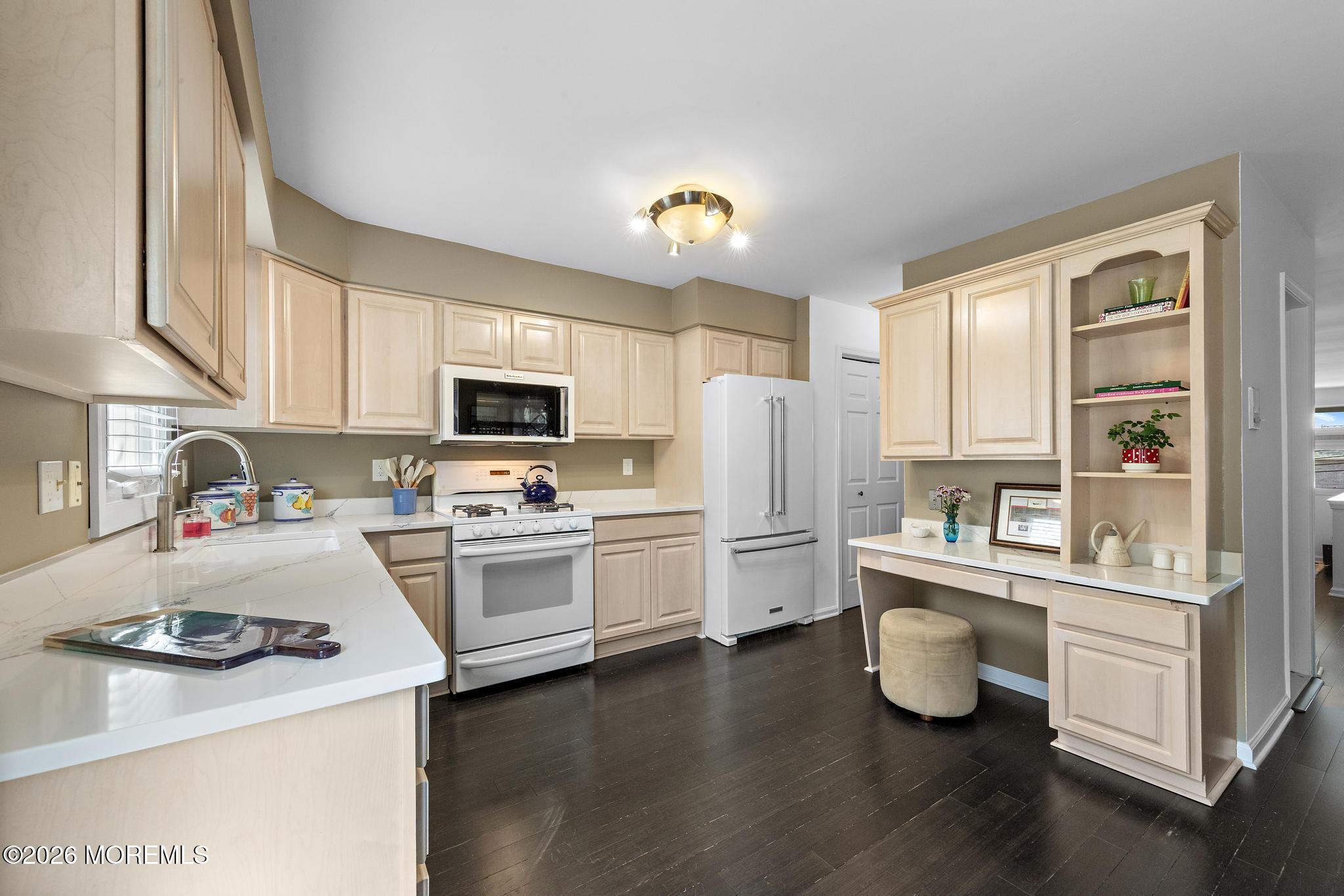 1 Portland Road, Unit 7 Highlands, NJ 07732 - Photo 21 of 47 Kitchen