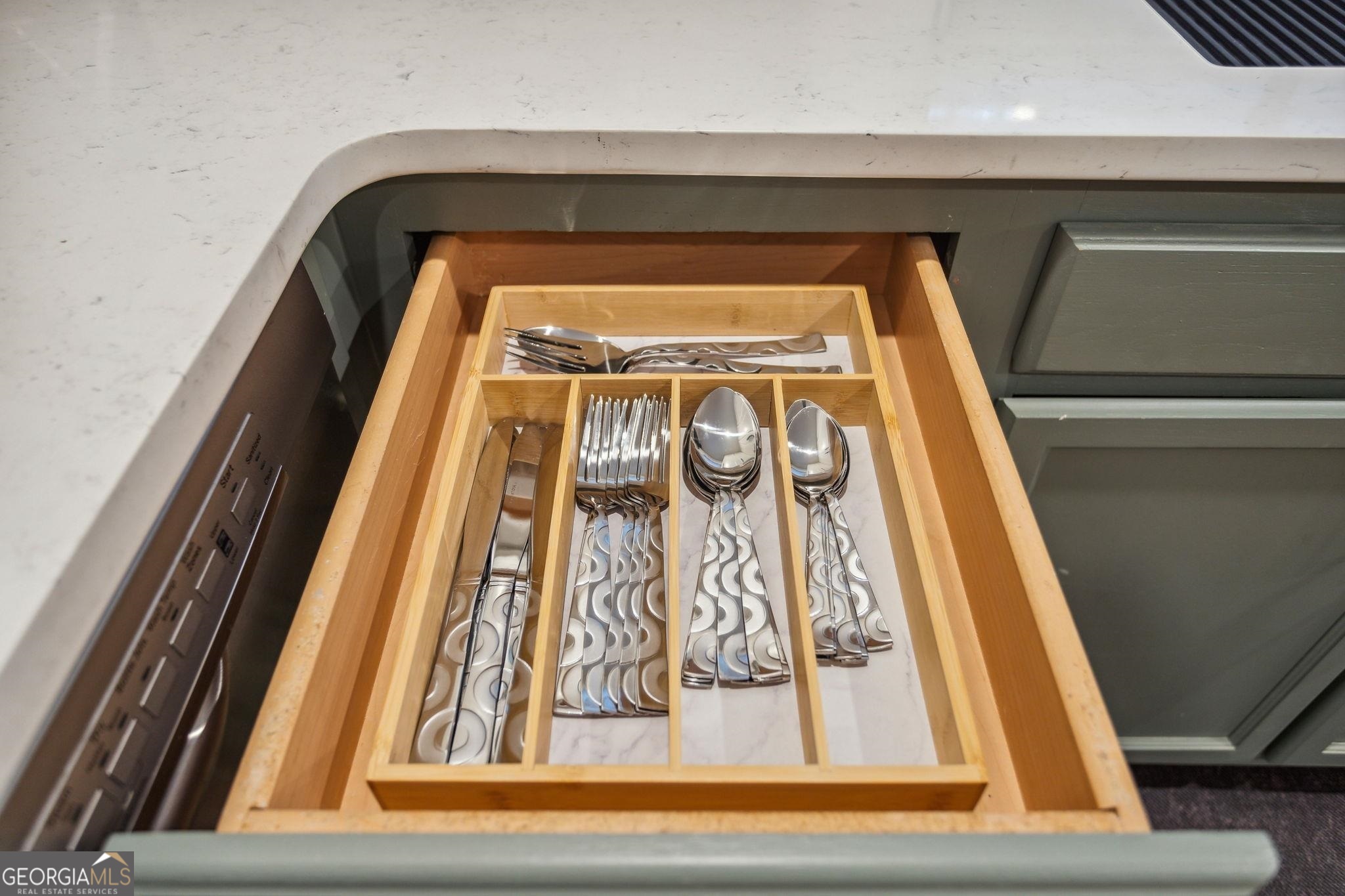 425 Plantation Road Southwest Smyrna, GA 30082 - Photo 12 of 42