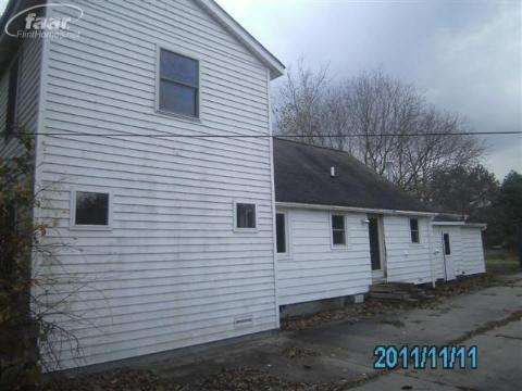 6325 Bennett Lake Road Fenton, MI 48430 - Photo 2 of 21 20166473-1.JPG