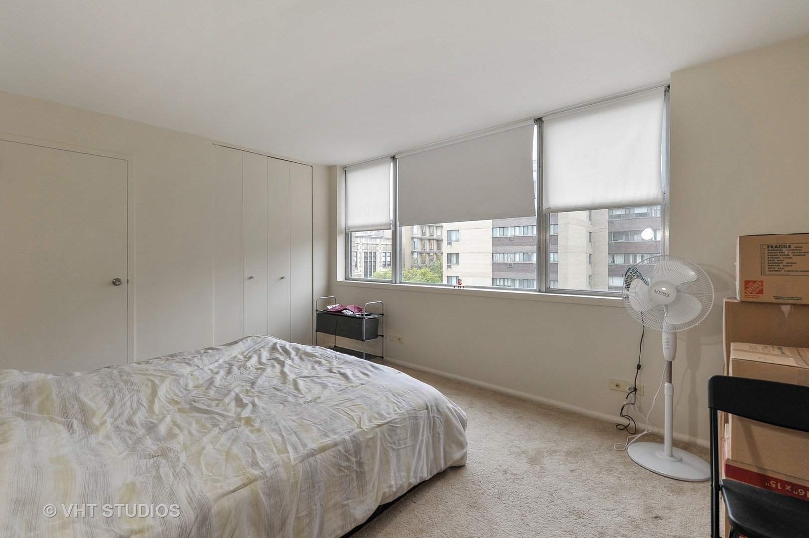 6301 North Sheridan Road, Unit 5B Chicago, IL 60660 - Photo 5 of 11