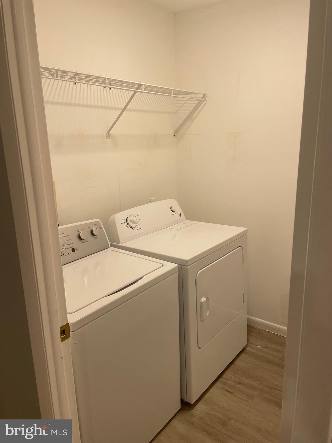 907 Clover Place Warminster, PA 18974 - Photo 4 of 16