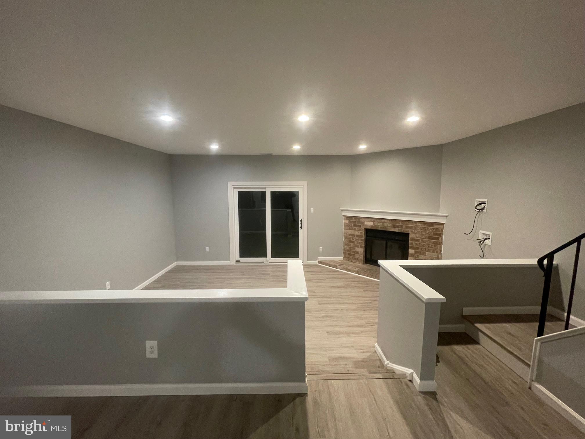 907 Clover Place Warminster, PA 18974 - Photo 5 of 16