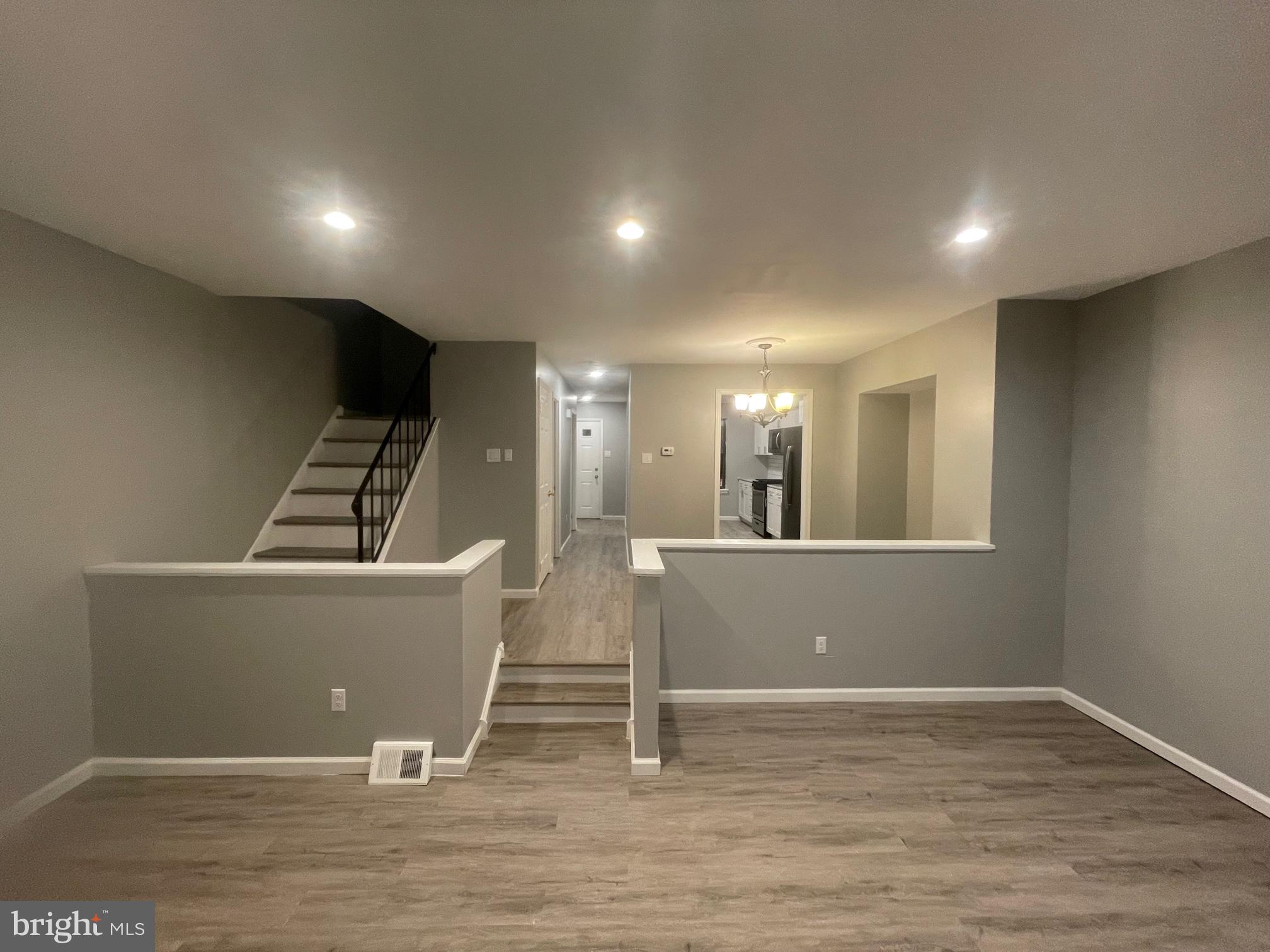 907 Clover Place Warminster, PA 18974 - Photo 7 of 16