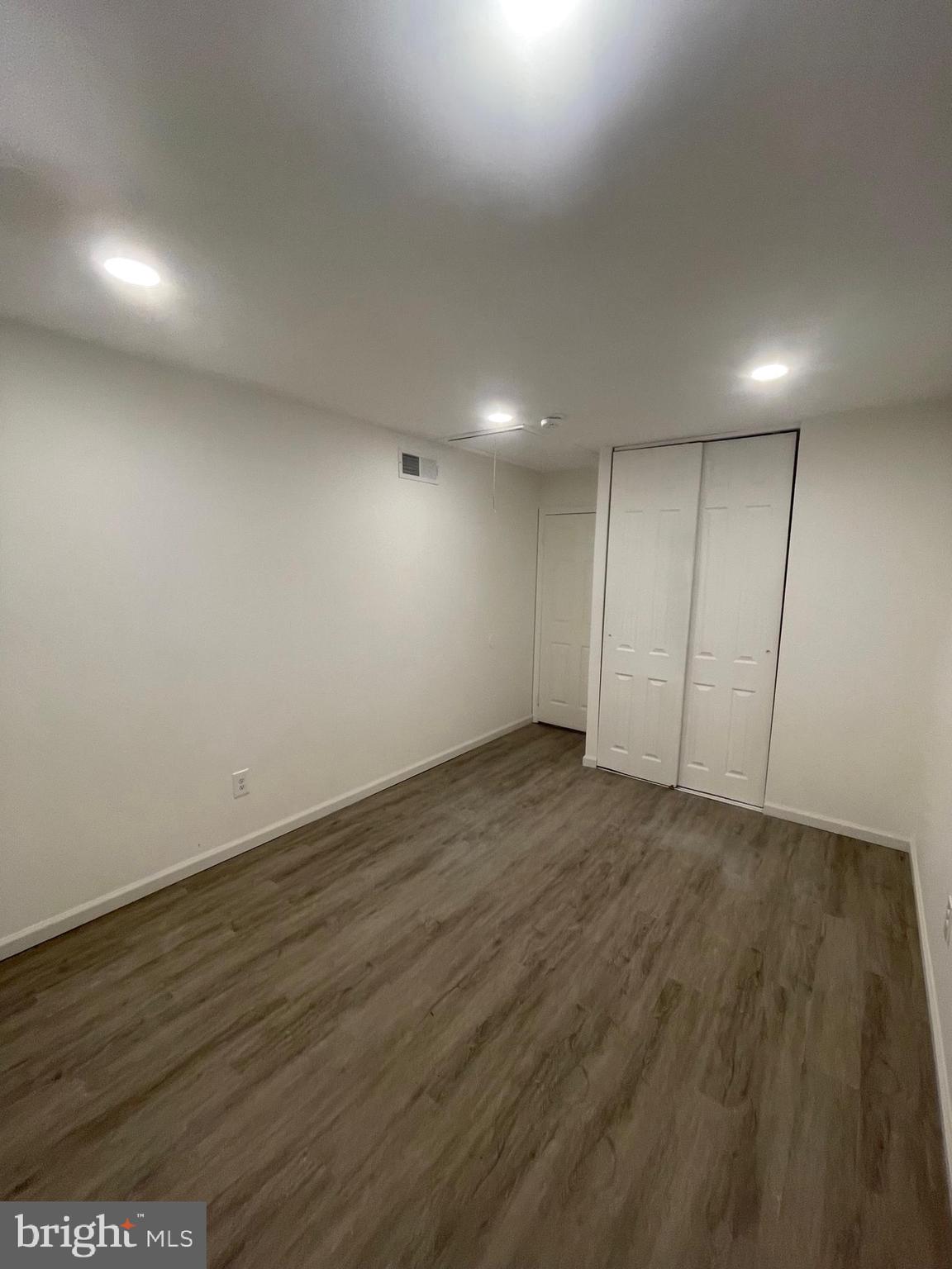 907 Clover Place Warminster, PA 18974 - Photo 10 of 16