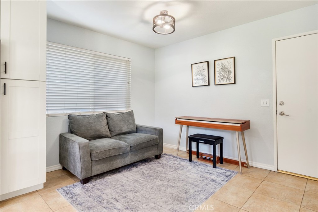 12840 Mayflower Court Riverside, CA 92503 - Photo 12 of 34 Family Room/Den off Kitchen
