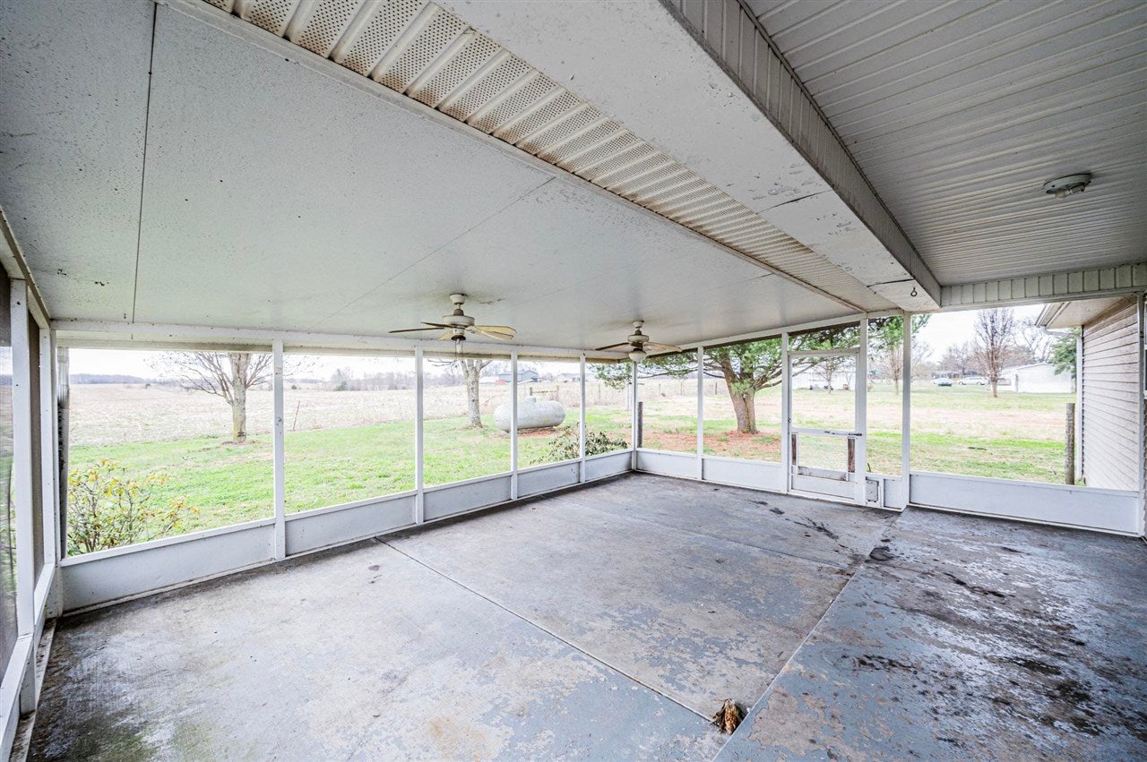 1432 Dearing Road Glasgow, KY 42141 - Photo 11 of 20 Gallery Image 11