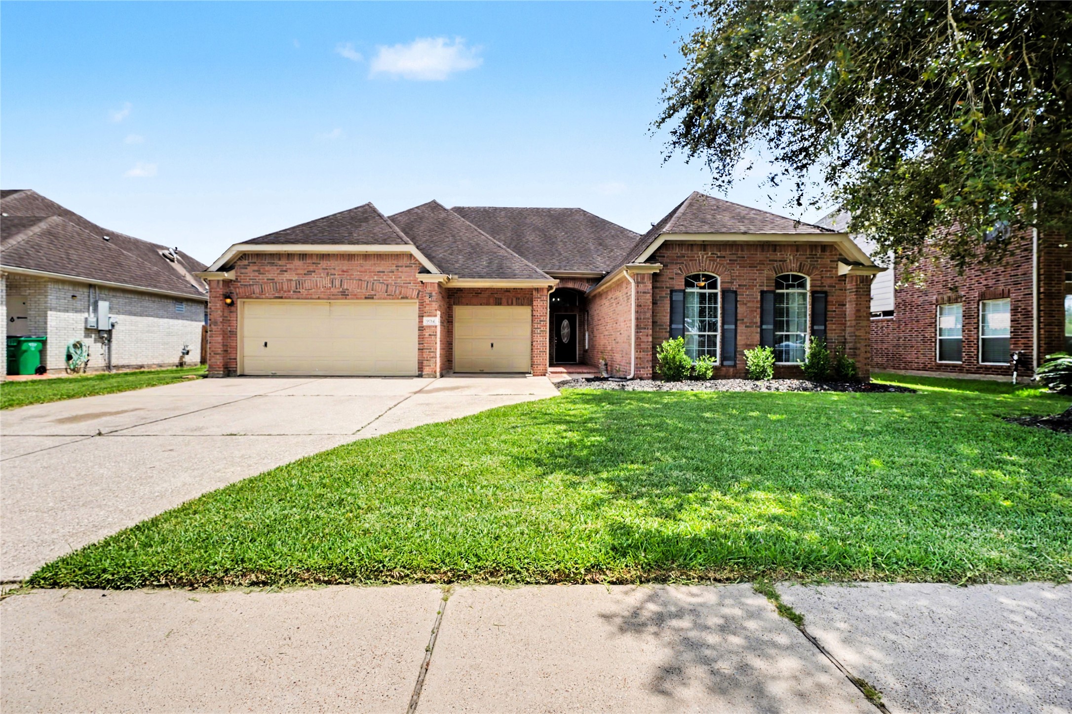 9714 Crystal Boulevard Baytown, TX 77521 - Photo 2 of 36